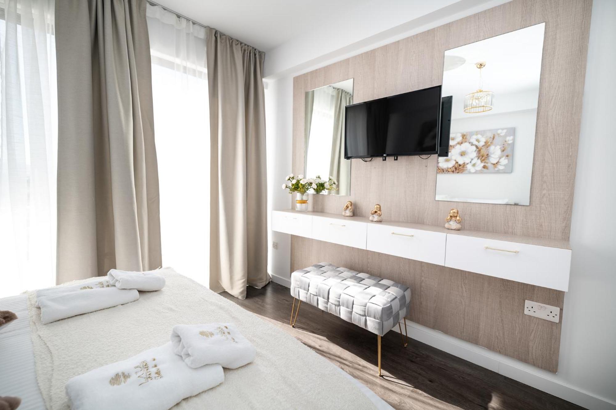 Lazuli Beachfront Sea View Ap144 Larnaca Exterior photo
